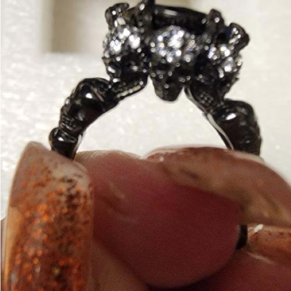 Jeulia Skull Engagement style ring - Picture 4 of 6